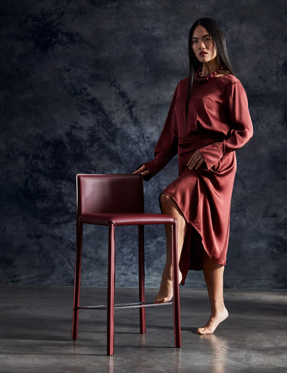 Sgabello design Agata Julia Italia in ambientazione lifestyle contemporanea