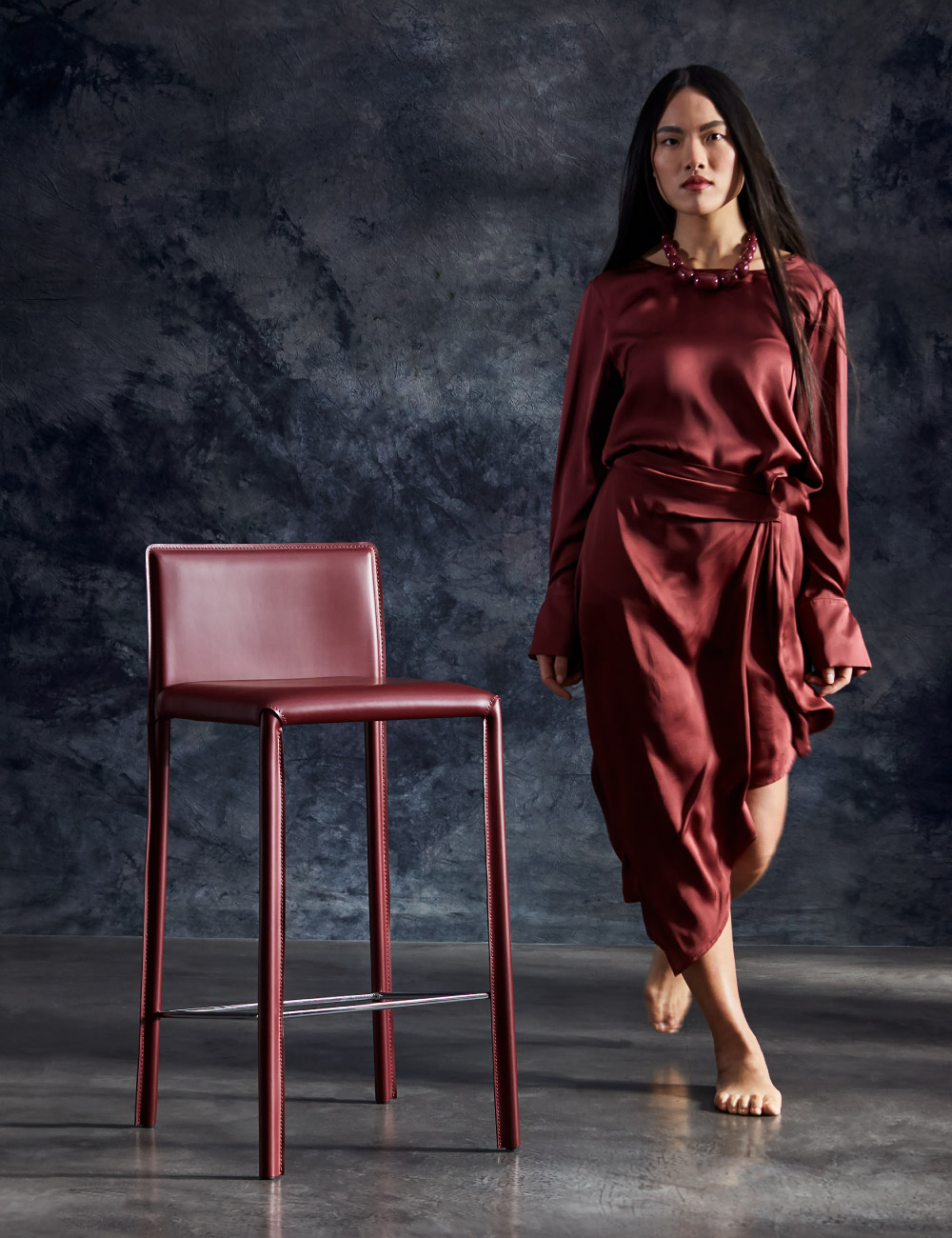 Sgabello design Agata Julia Italia in ambientazione lifestyle contemporanea