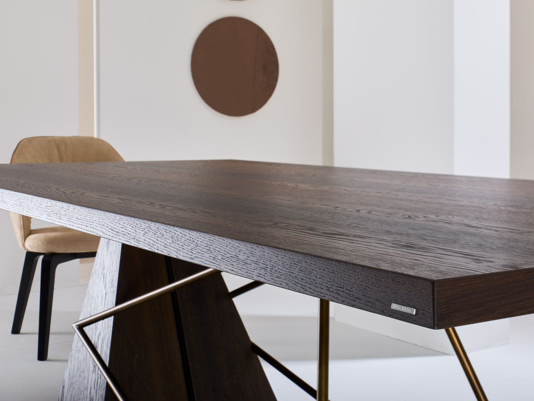 Struttura tubolare in metallo del tavolo di design Stasis Julia Italia