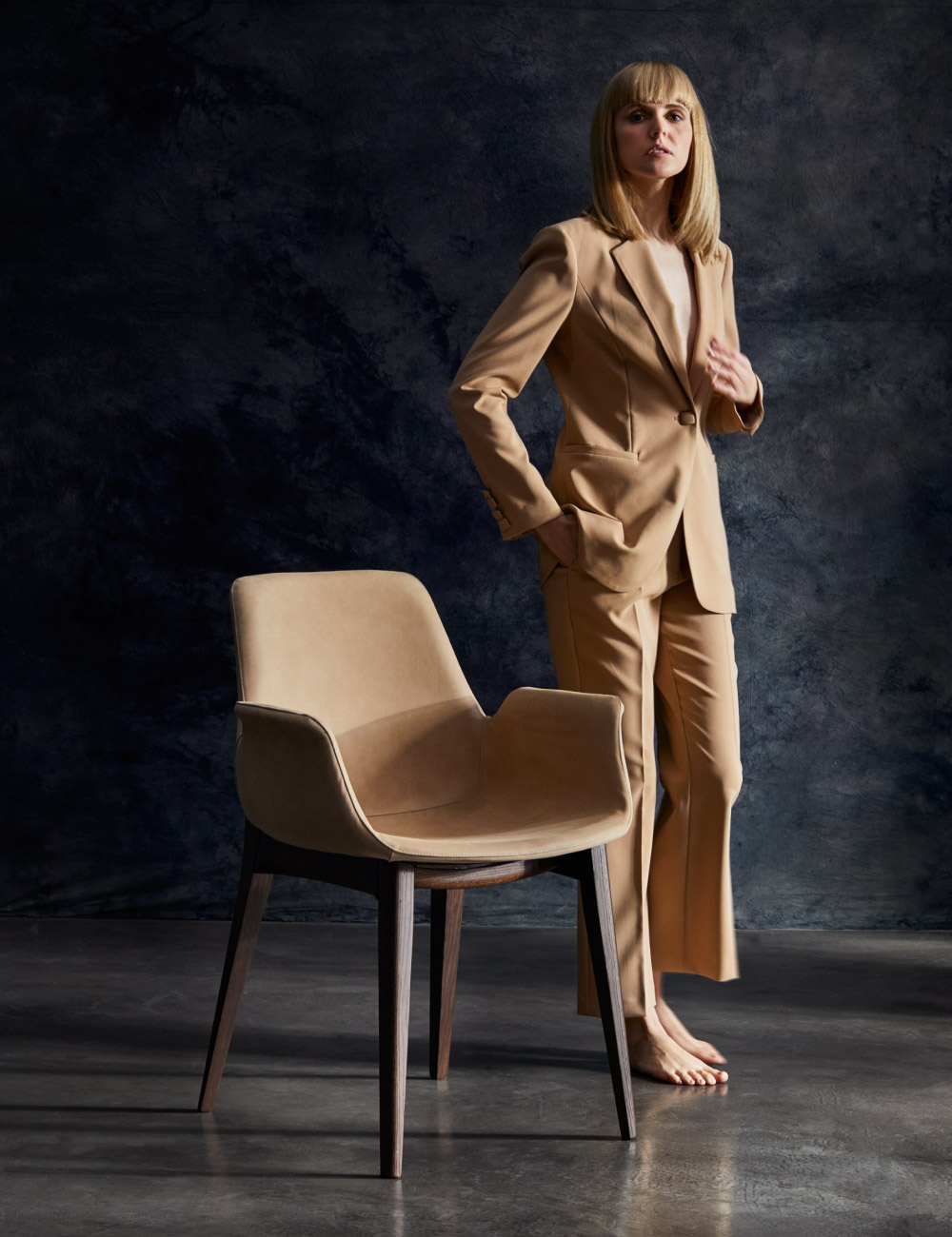 Sedia in legno Isabel in ambiente contemporaneo