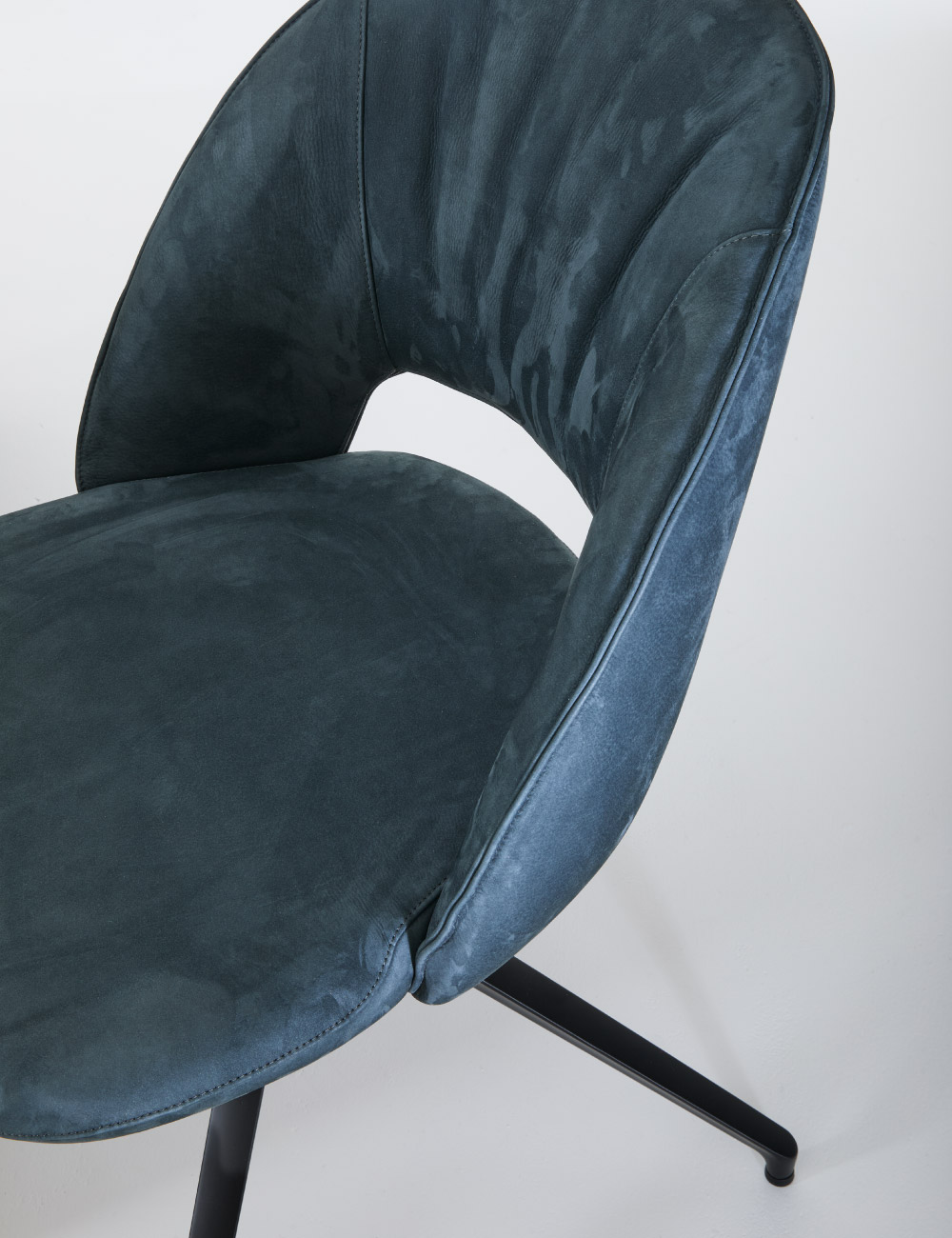 Sedia di design Noemi Julia Italia in ambientazione contemporanea